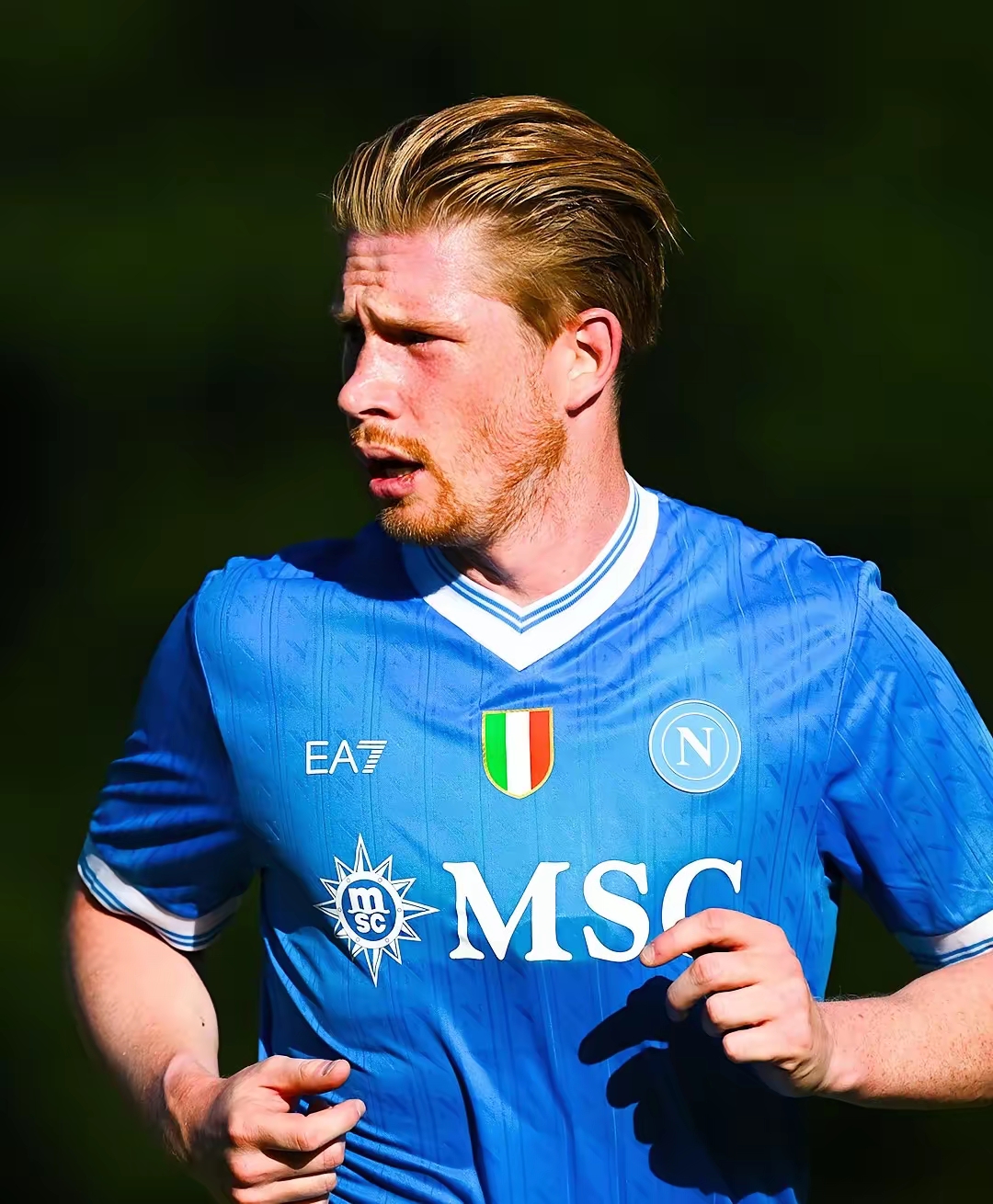 抢庄牛牛策略：什么时候该叫4倍庄，什么时候该弃庄？（抢庄牛牛攻略：何时四倍抢庄，何时放弃抢庄？）