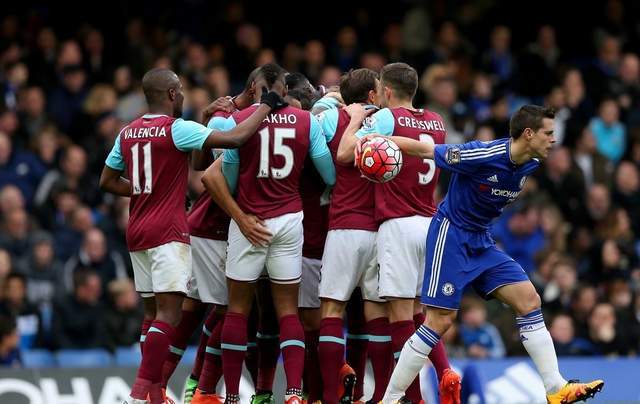 铃木一朗在 2013 年对阵红袜时击出生涯美职第 2500 支安打